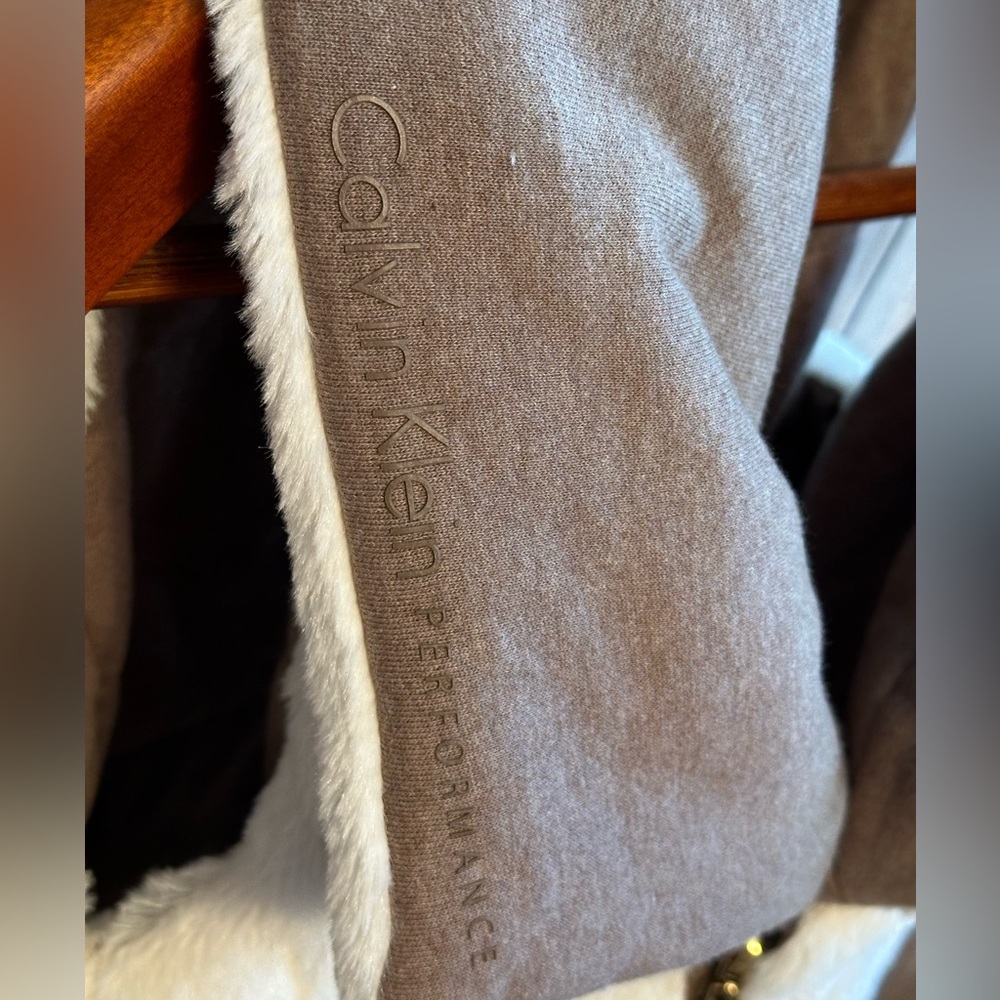 Calvin Klein Performance women’s L brown/ white faux fur puffer vest NWT - Picture 11 of 12